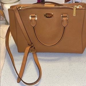 Michael kors crossbody leather purse